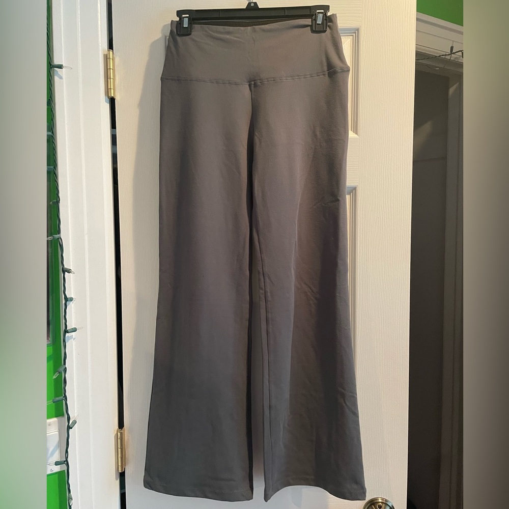 Gray yoga pants size small